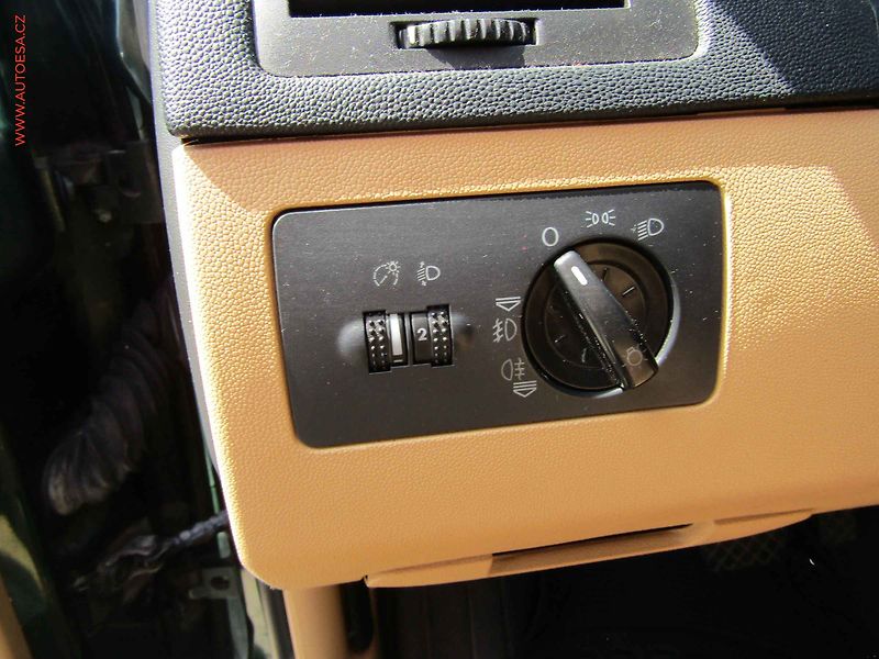 Škoda Fabia (2001) 1.4MPi, AT, AC, výhř.sed. - fotka 17 z 18