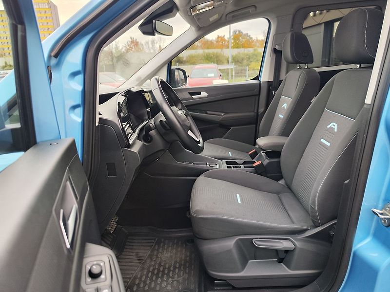 Ford Tourneo Connect 2.0 EcoBlue/90kW Active AT - fotka 13 z 33