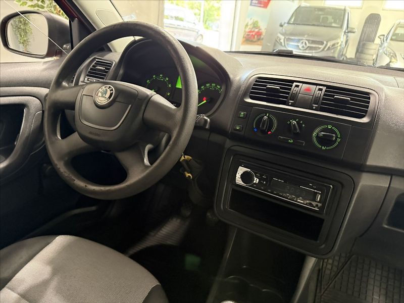 Škoda Fabia 1,2   i ALU KOLA STK 05/2028 - fotka 13 z 19