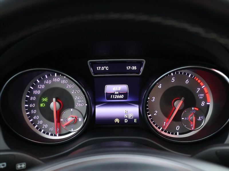 Mercedes-Benz CLA 2,0 250 155kW 4Matic Xenon - fotka 19 z 39
