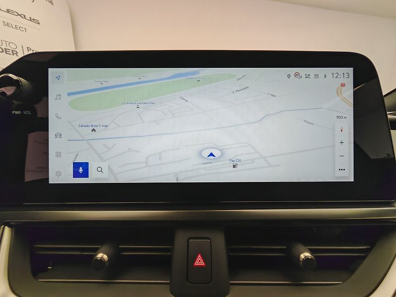Lexus UX 300h F Sport Design 300H - fotka 41 z 44