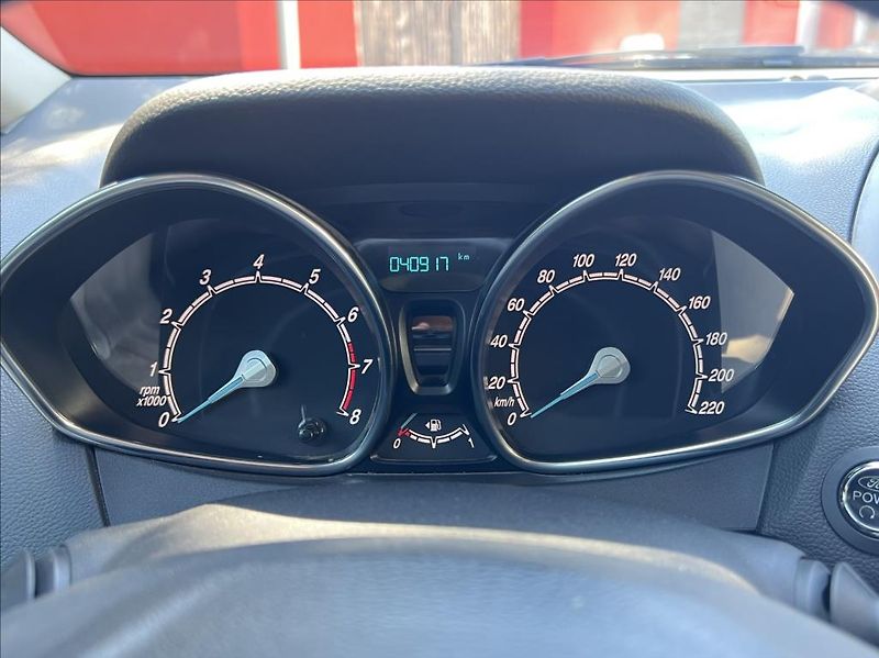 Ford B-MAX 1,4 i TITANIUM klima E6 - fotka 23 z 33