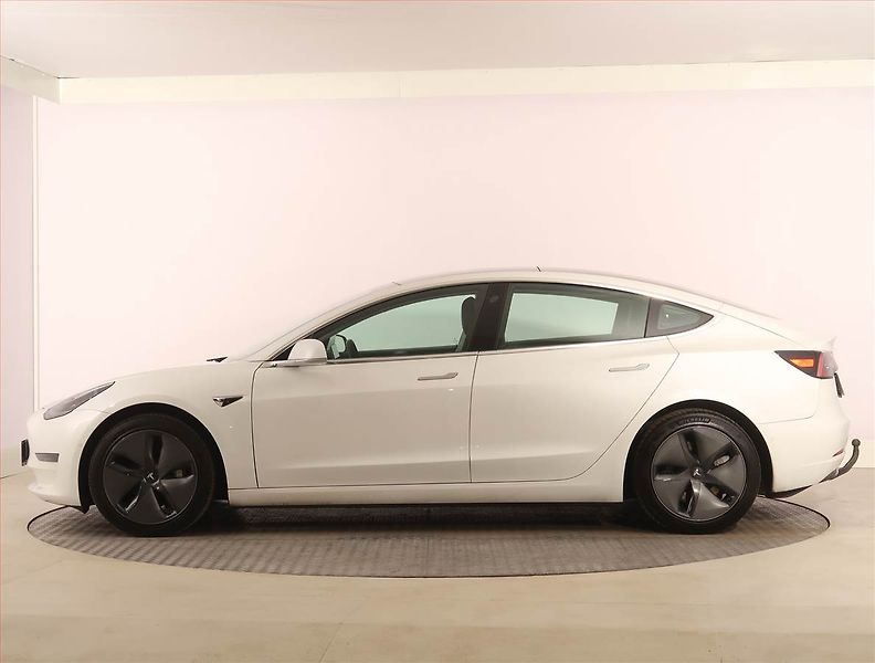 Tesla Model 3 (2020) Long Range 4WD 78kWh, SoH 89% - fotka 3 z 31