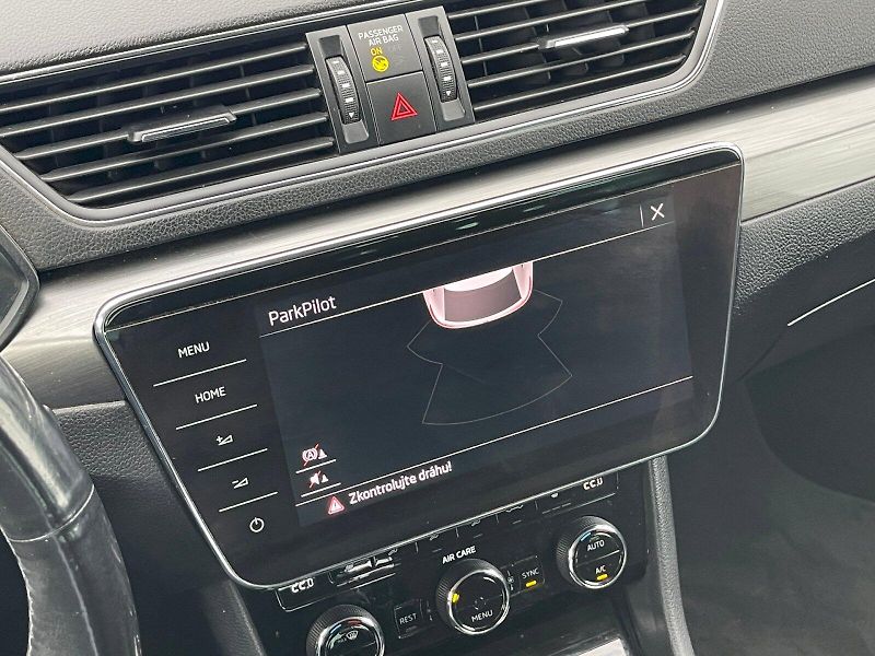 Škoda Superb (2017) Combi 2.0 TDI / 110 kW DSG Sty - fotka 22 z 30