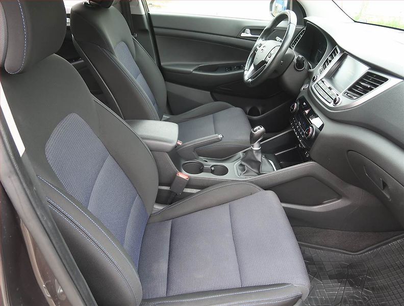 Hyundai Tucson (2016) 1.7 CRDi, Serv.kniha, Navi - fotka 9 z 19