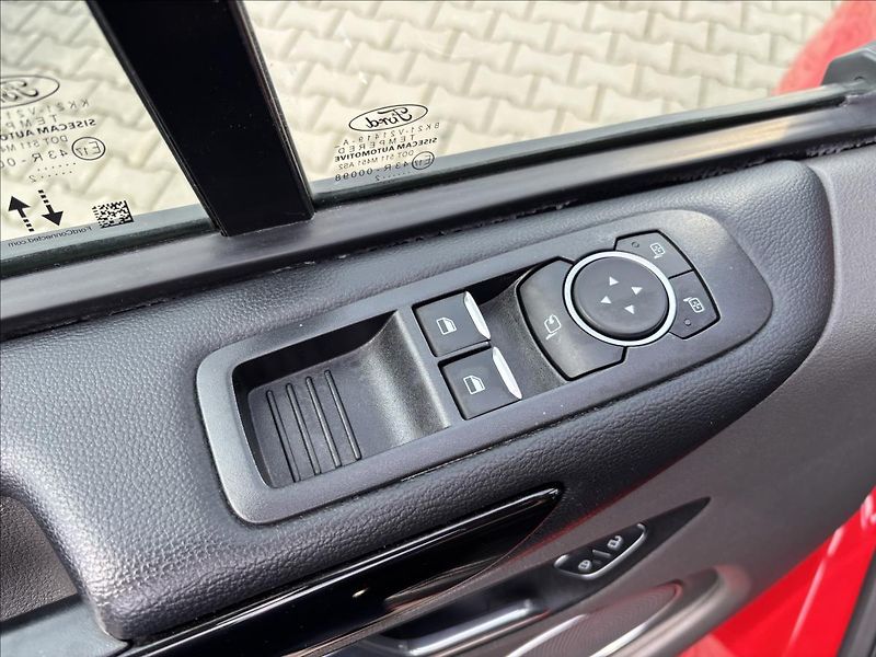 Ford Tourneo Custom 2,0 EcoBlue 125Wk Titanium L1 - fotka 22 z 37