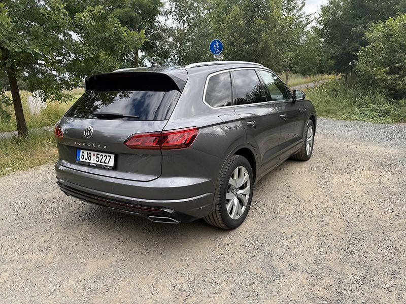 Volkswagen Touareg (2019) Velmi pěkný stav - fotka 4 z 33