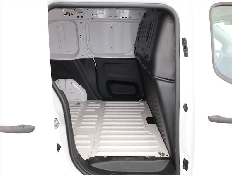 Toyota ProAce City (2024) 1.5 D4-D, ČR, DPH - fotka 15 z 16
