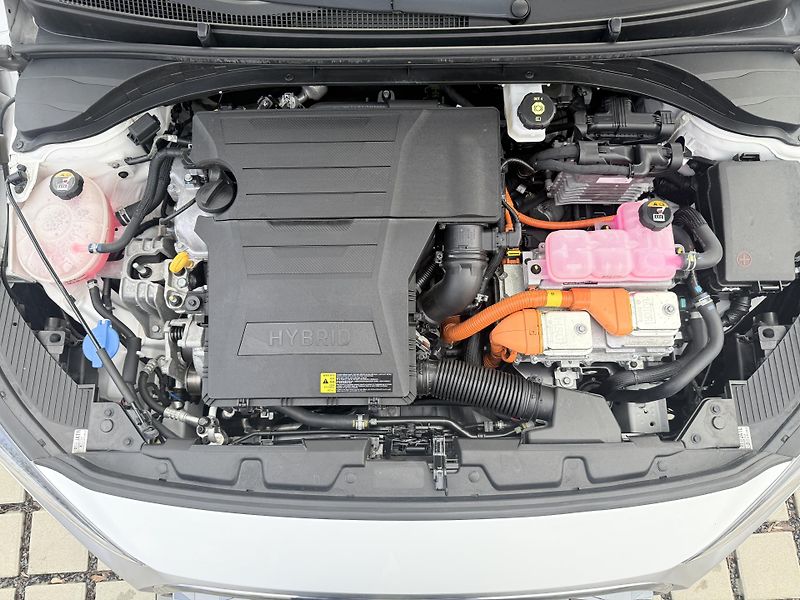 Hyundai Ioniq 1.6 GDI HYBRID Creative - fotka 20 z 20
