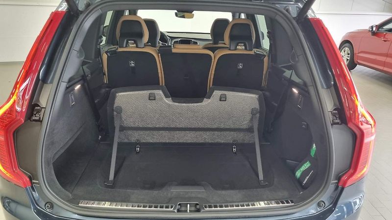 Volvo XC90 (2025) B5 2.0L 250+14 HP AT8 AWD PLUS - fotka 10 z 20