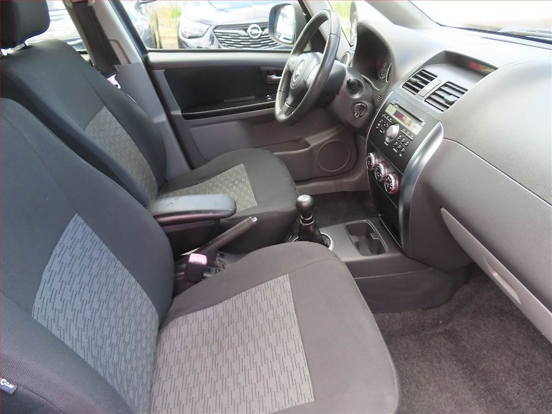 Suzuki SX4 (2008) 1.6 VVT, 4X4, Serv.kniha - fotka 9 z 17
