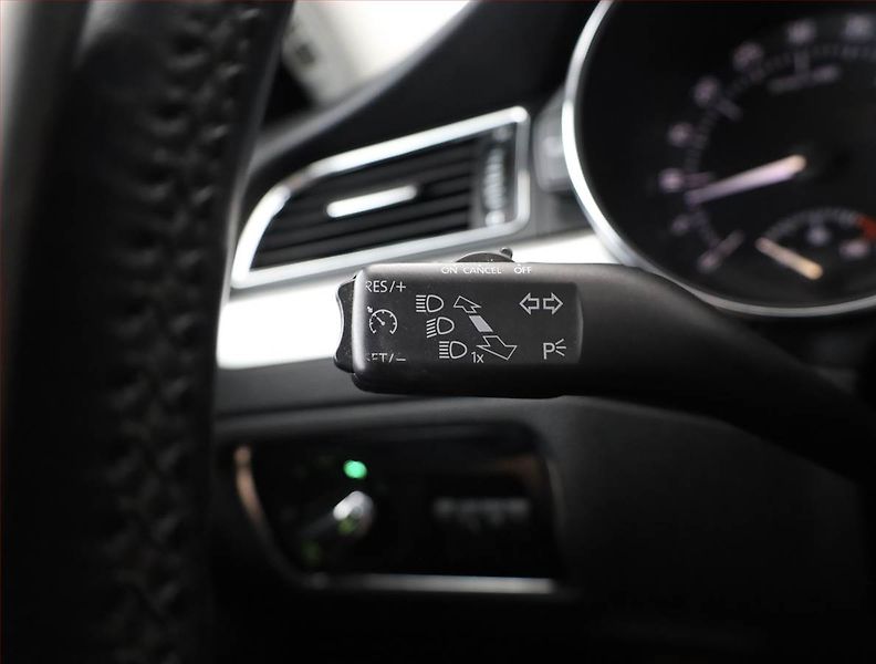 Škoda Superb (2012) 2.0 TDI, Automat, Xenony - fotka 14 z 16