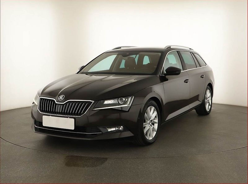 Škoda Superb (2016) Style 2.0 TDI, 4X4, Kůže - fotka 2 z 19