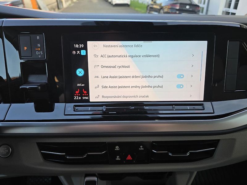 Volkswagen Multivan T7 150kW LIFE LONG DSG WEBASTO - fotka 15 z 49