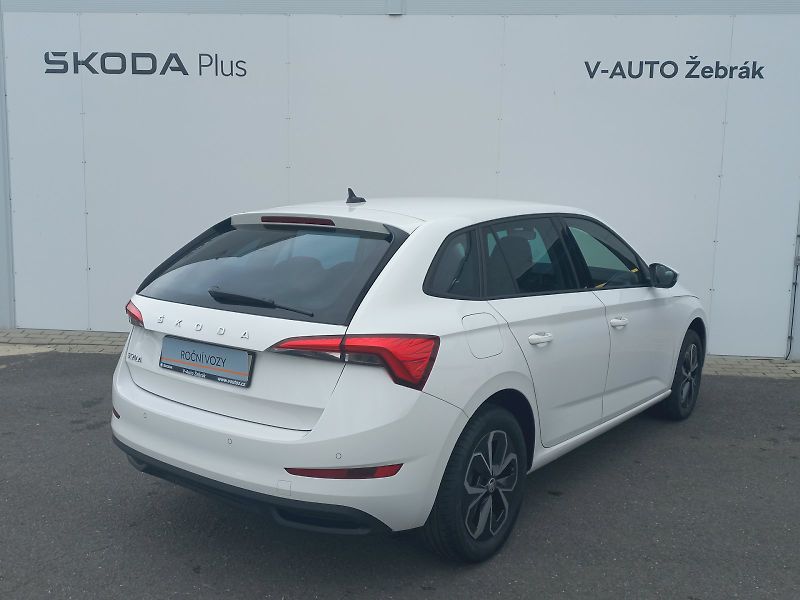 Škoda Scala (2023) Ambition PLUS 1,0 TSI 81 kW DS - fotka 2 z 22