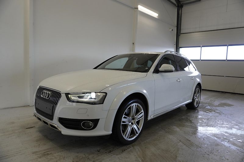 Audi A4 Allroad 2.0 TDi QUATTRO AUTOMAT - fotka 1 z 20