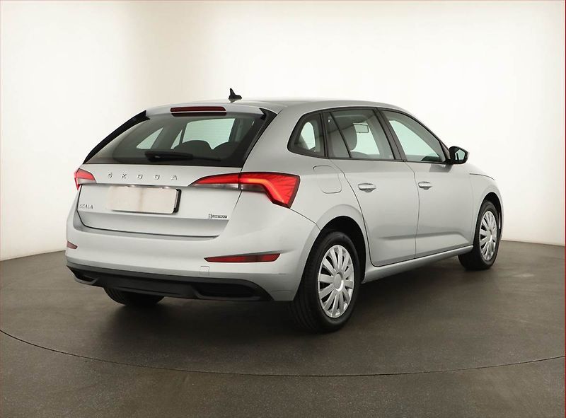 Škoda Scala (2021) 1.0 TSI, Automat, ČR,1.maj - fotka 5 z 12