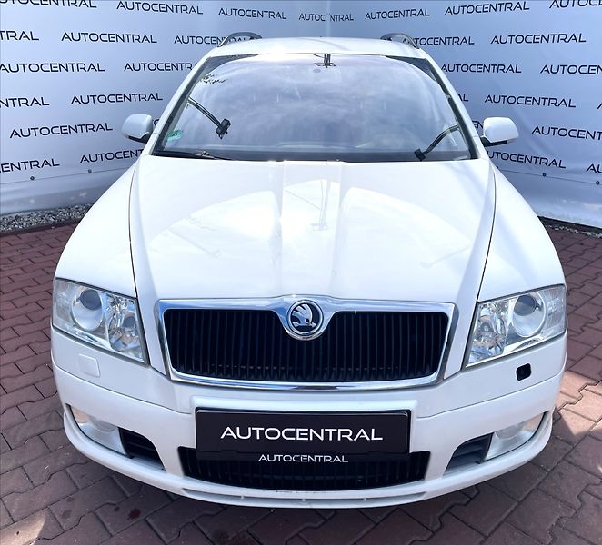Škoda Octavia 1,8 TSi,118kW,RS paket - fotka 2 z 20