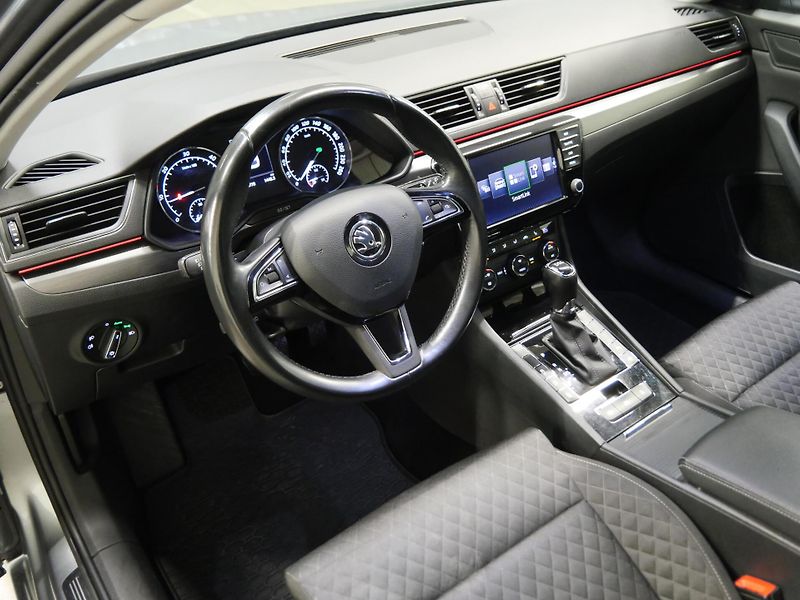 Škoda Superb - fotka 5 z 27