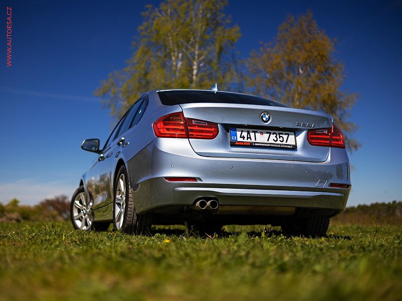 BMW Řada 3 (2012) 2.0 i 328i, AC, TZ, navi - fotka 4 z 14