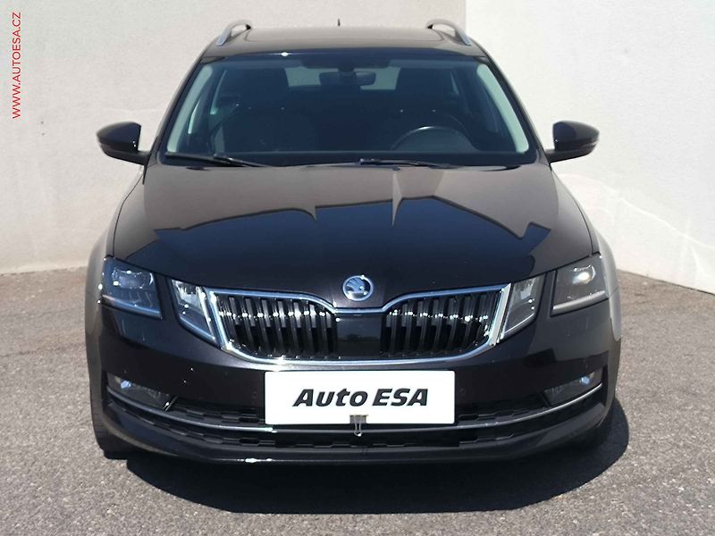 Škoda Octavia (2018) 1.6 TDi, Style, DSG, LED - fotka 2 z 26
