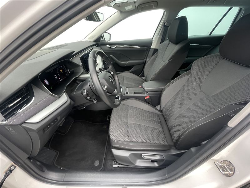 Škoda Octavia 2,0 TDI DSG Style Plus TZ+ACC - fotka 4 z 23
