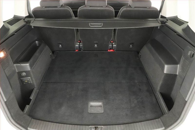 Volkswagen Touran (2016) 1.4 TSI, Automat, Serv.kniha - fotka 11 z 17