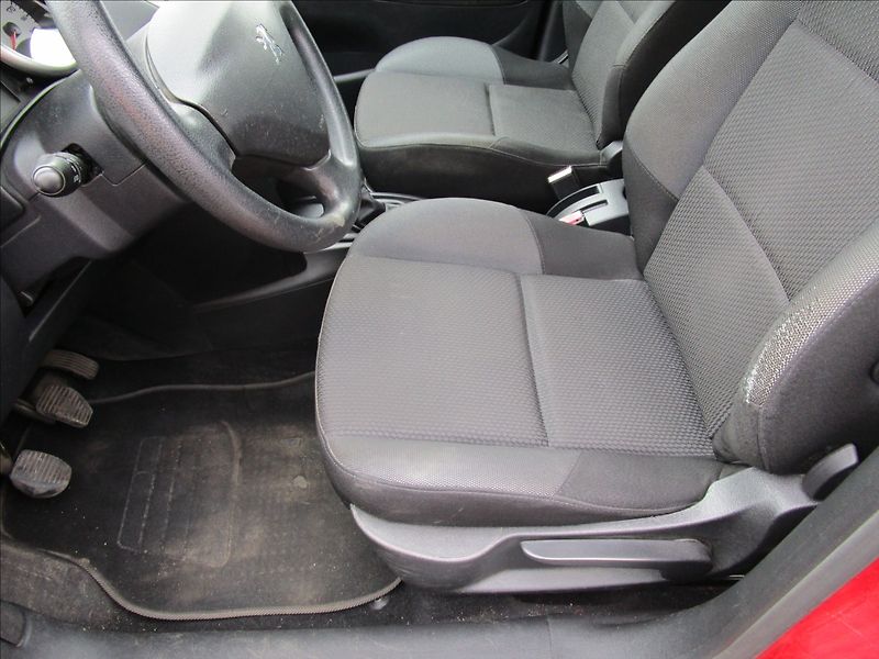 Peugeot 207 SW 1.4VTi Klima - fotka 11 z 36