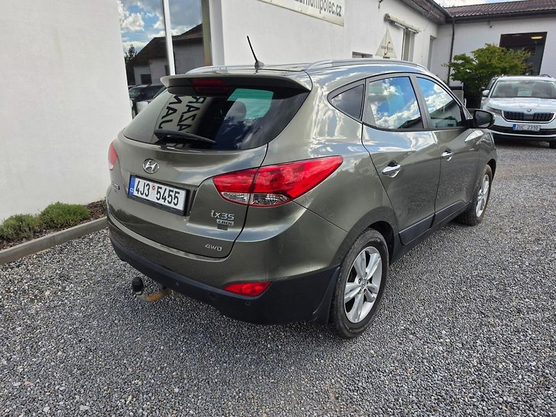 Hyundai ix35 (2012) 2.0 CRDi 4WD - fotka 5 z 34