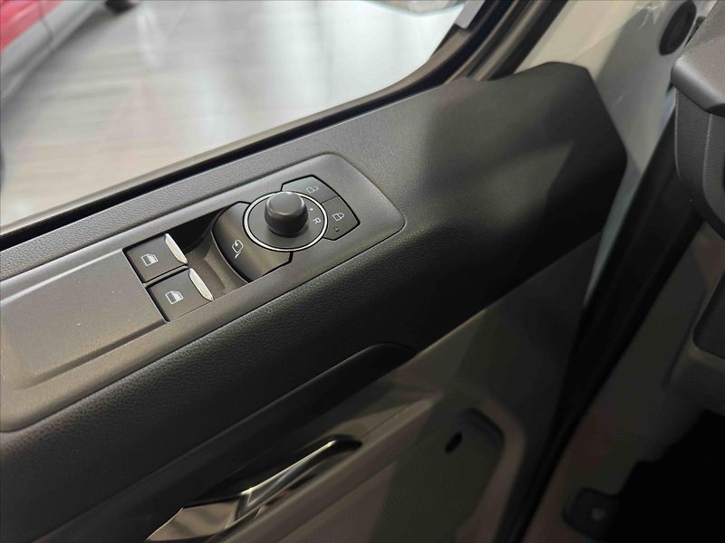 Ford Tourneo (2026) 2,0 EcoBlue 125 kW/170k  Custo - fotka 12 z 20