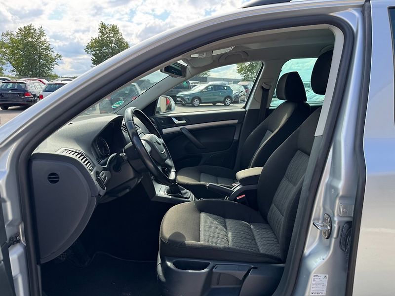 Škoda Octavia (2011) Elegance 2.0 TDI 4x4 103kW - fotka 10 z 36