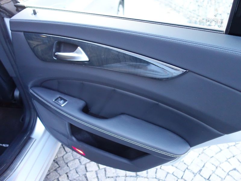 Mercedes-Benz CLS (2012) 350D*4M*AMG*195KW*TOP-VÝB*CZ!! - fotka 43 z 48