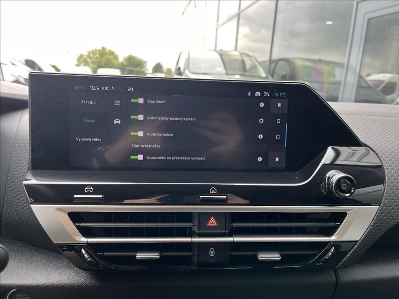 Citroën C4 1,2   MAX 136 HYBRID Ë-DCS6 - fotka 15 z 20
