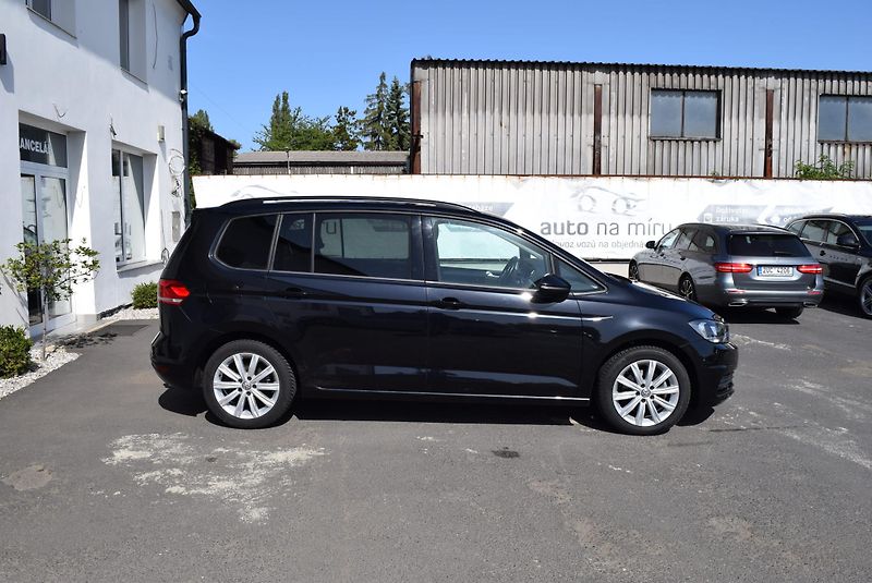 Volkswagen Touran (2016) 2.0TDI 110kw 7MÍST CLBMT OPS  - fotka 6 z 50