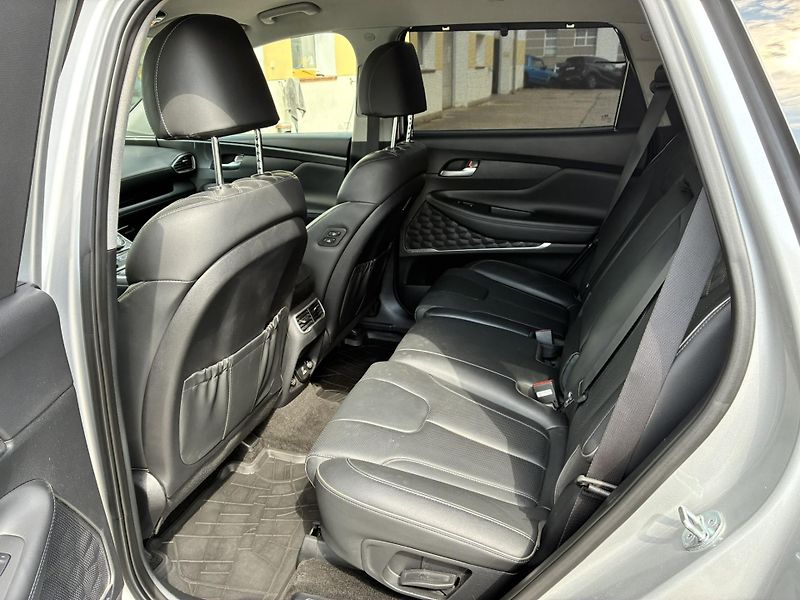 Hyundai Santa Fe 2.2 CRDI AWD 8DCT Premium - fotka 11 z 24