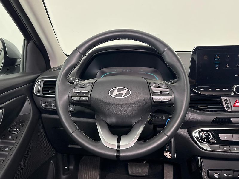 Hyundai i30 Smart DCT - fotka 18 z 26