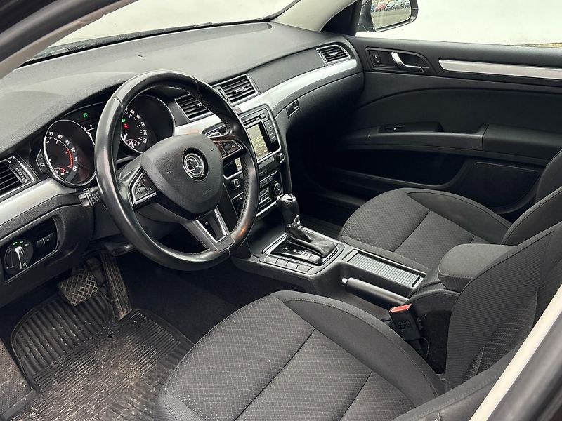 Škoda Superb AMBITION DSG - fotka 6 z 25
