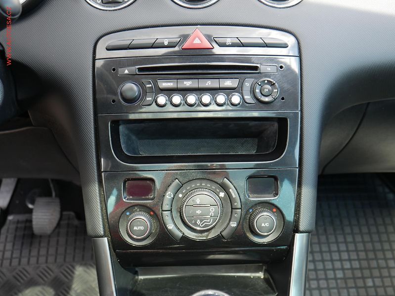 Peugeot 308 (2014) 1.6VTi, 1.maj,ČR, Active - fotka 14 z 16
