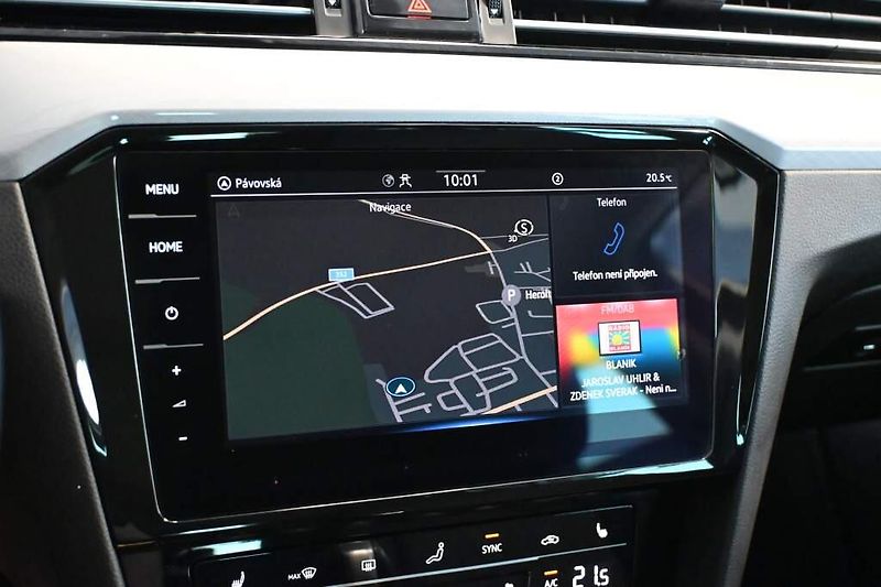 Volkswagen Passat (2023) 2.0 LED DSG ACC VIRTUAL Kamera - fotka 16 z 34
