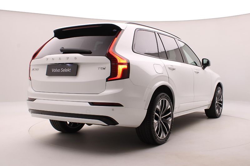 Volvo XC90 T8 AWD RECHARGE DARK REZERVACE - fotka 13 z 67
