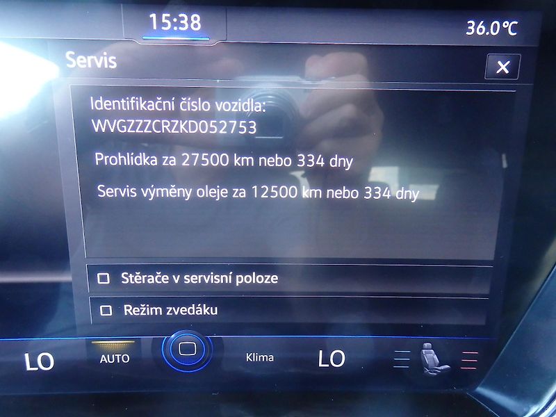 Volkswagen Touareg 4.0 TDI V8 310 kW R-LINE - fotka 25 z 26