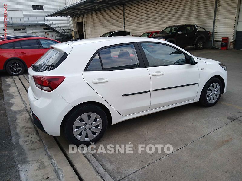 Kia Rio (2022) 1.2 i, 1.maj,ČR, AC, park - fotka 2 z 3