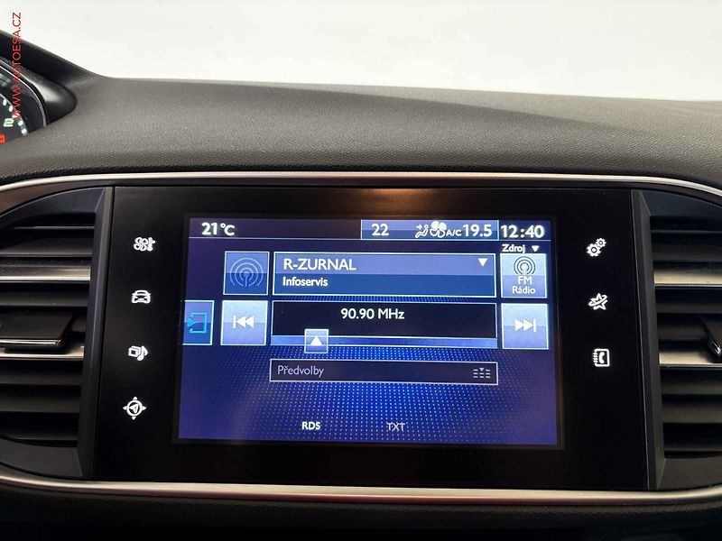Peugeot 308 (2016) 1.2PT SW, ČR, AC, navi - fotka 13 z 16