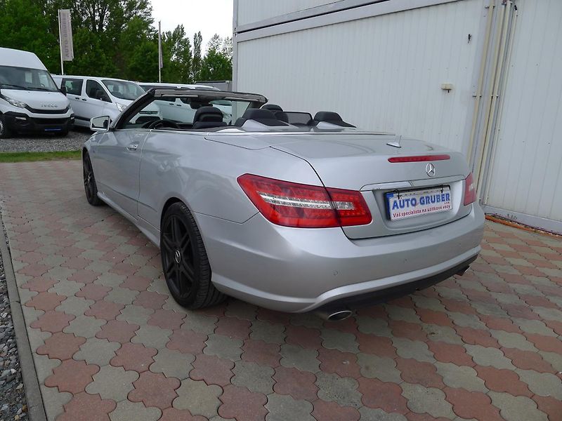 Mercedes-Benz Třídy E E 350 CDI Cabrio - fotka 5 z 30