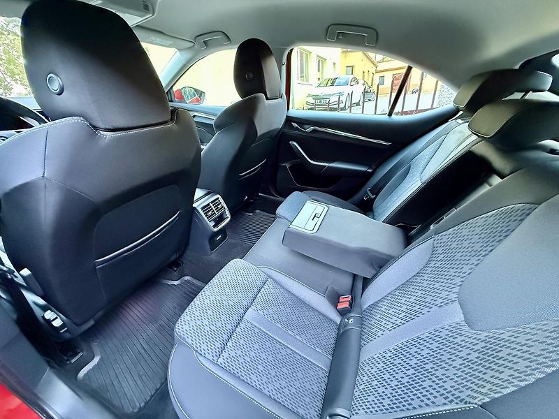 Škoda Octavia (2023) 1.5TSi 110kW STYLE Koup.ČR  - fotka 9 z 16