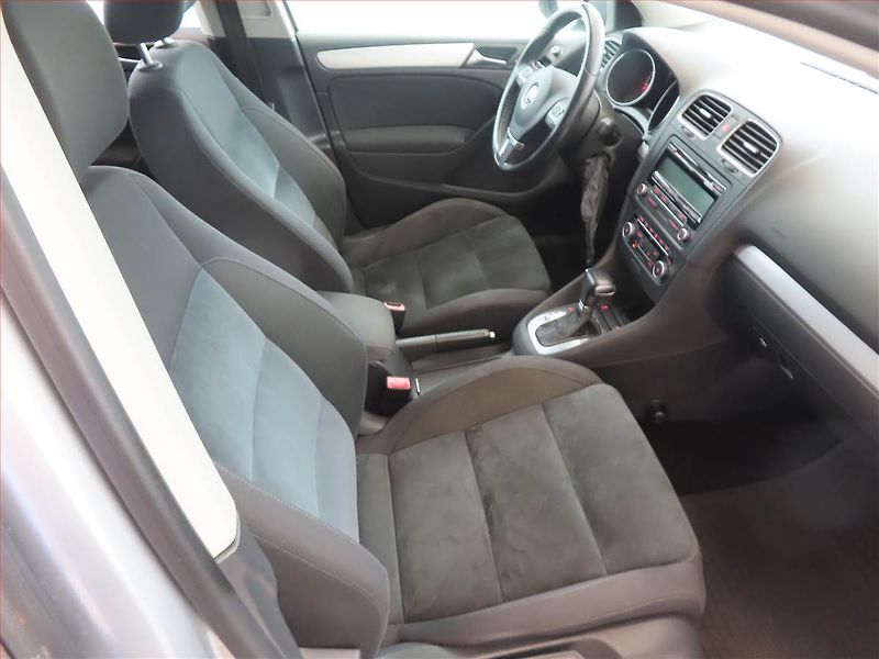 Volkswagen Golf (2010) Highline 1.4 TSI, Automat - fotka 9 z 14