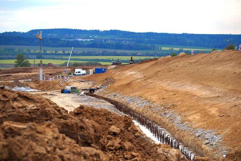 Snímky z výstavby dálnice D35 Džbánov - Litomyšl, duben 2025