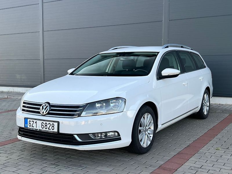 Volkswagen Passat TDI-ALU-NAVI-PLNÝ SERVIS - fotka 1 z 45