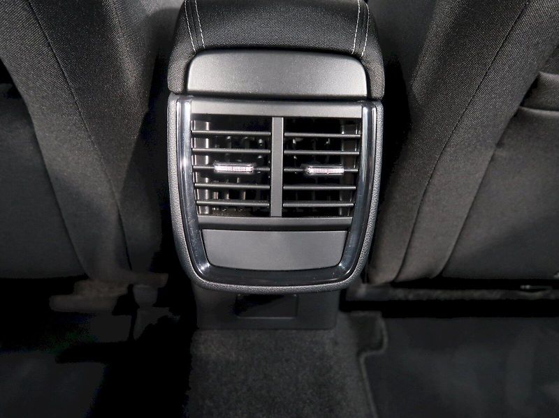 Škoda Kamiq (2025) SELECTION 1.0TSI 85KW - fotka 36 z 38