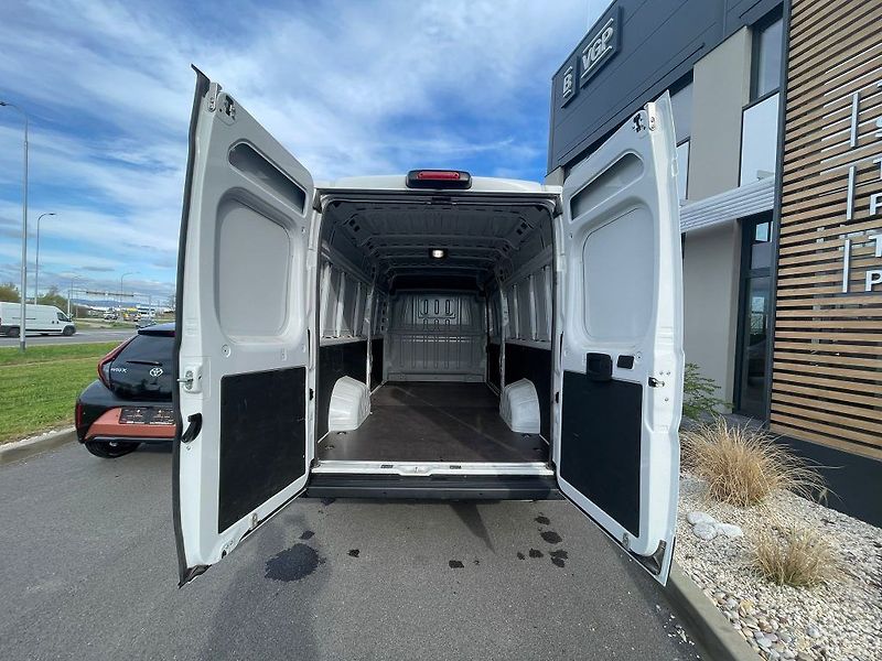 Toyota Proace Max 2.2D L4H2 4D VAN 2.2L 140 6MT - fotka 16 z 27